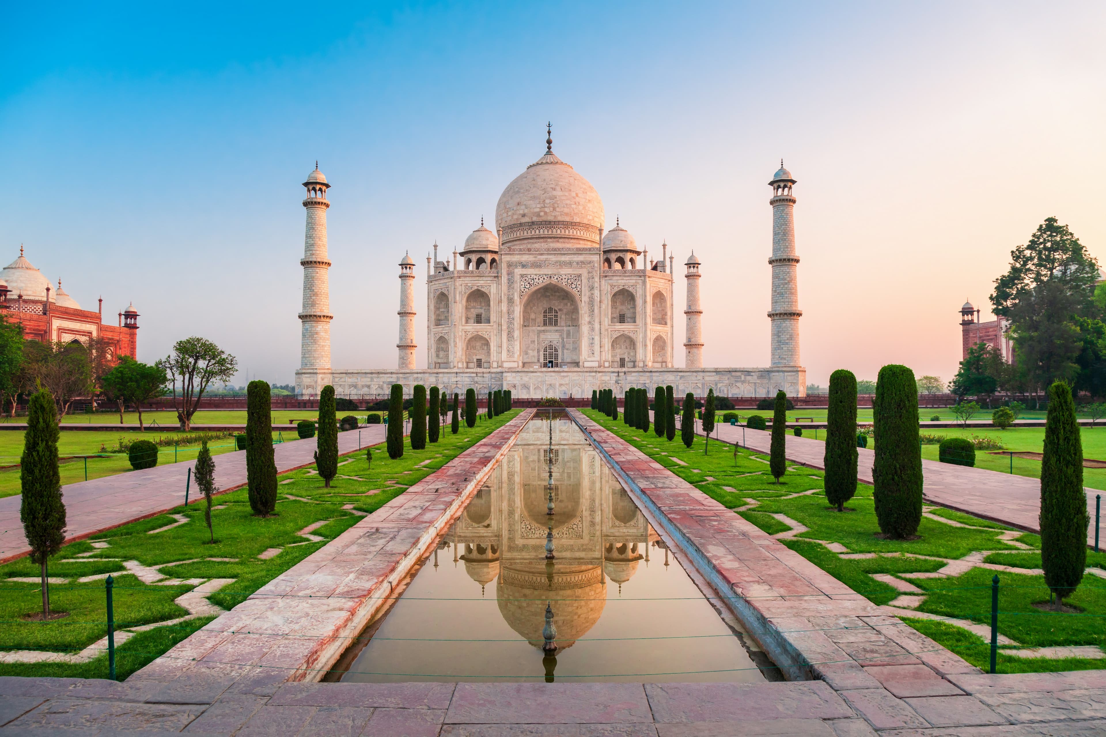 Golden Triangle Grandeur: A Romantic Journey Through Agra, Jaipur & Delhi
