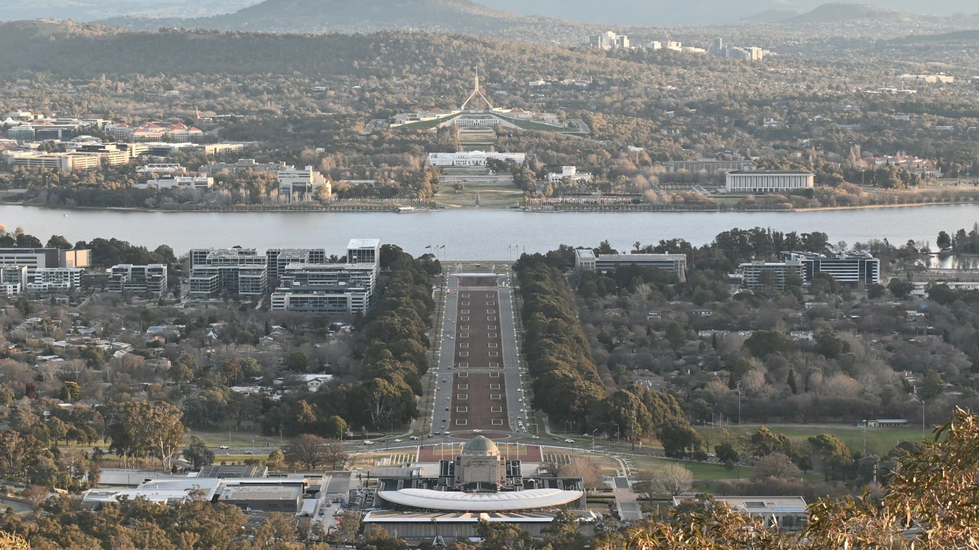 Australia's Grandeur: A Romantic Journey Through Canberra, Melbourne & Brisbane
