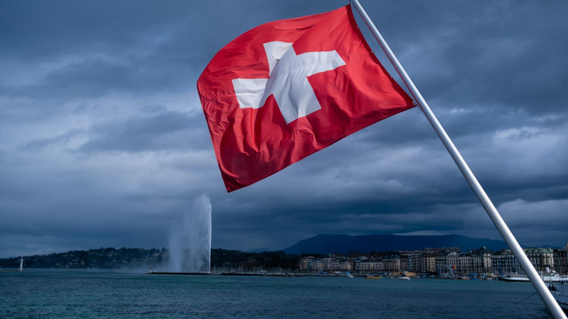 Switzerland's Romantic Canvas: 14 Nights Across Alpine Peaks & Lakeside Cities
