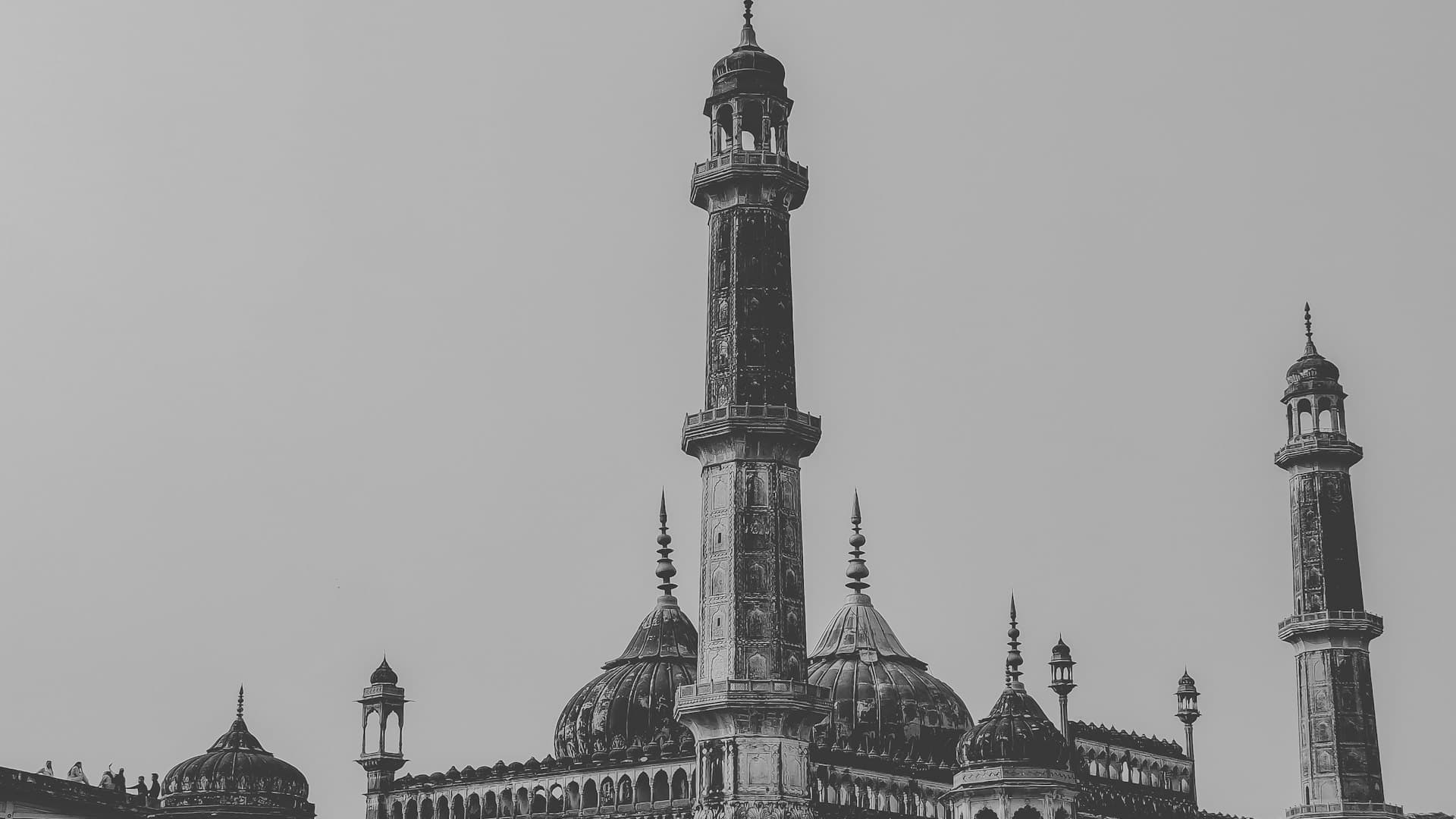 Nawabi Grandeur & Sacred Confluences: Lucknow, Allahabad & Varanasi
