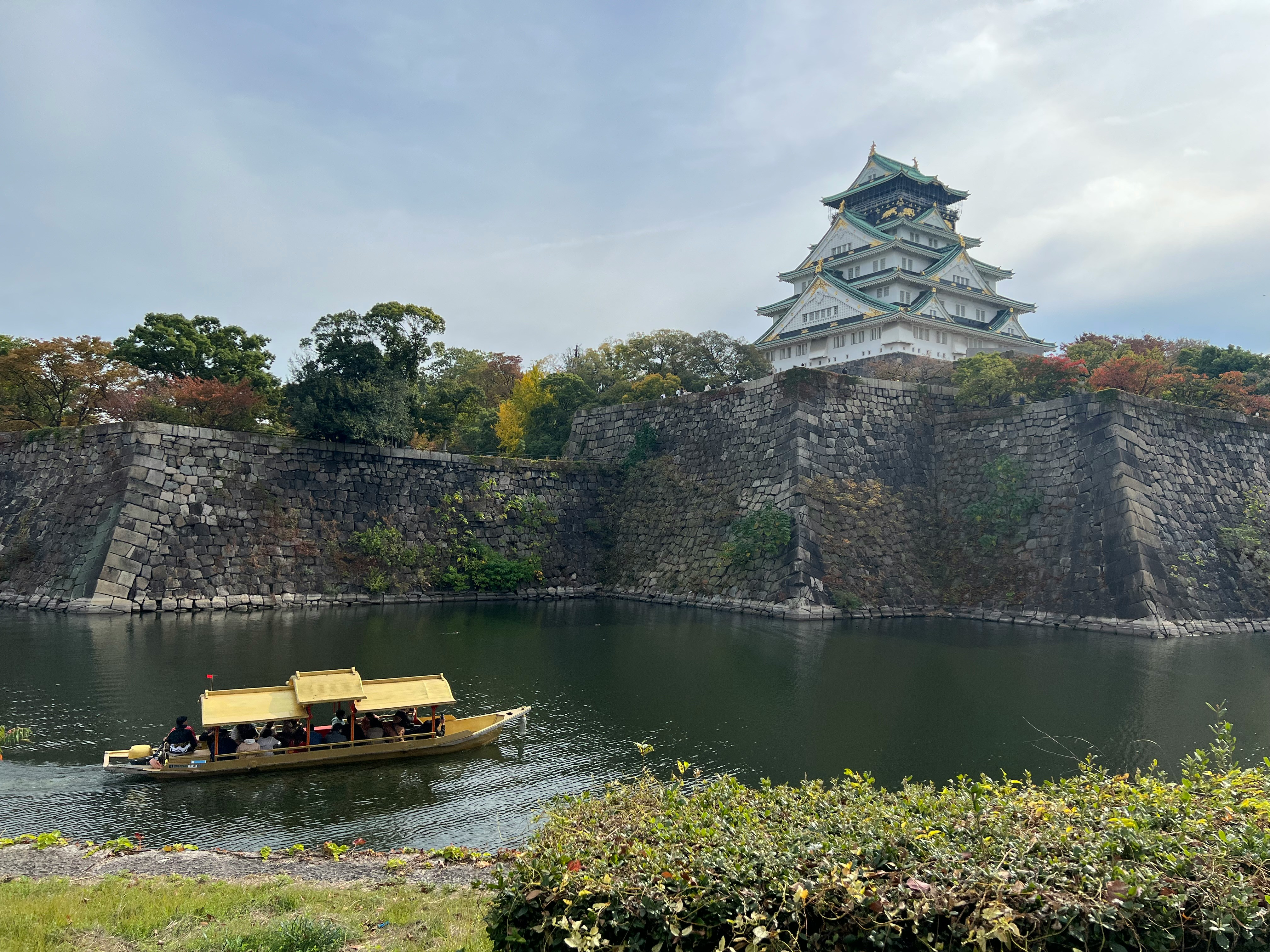 Osaka's Electric Heartbeat: A 4-Day Couple's Escape