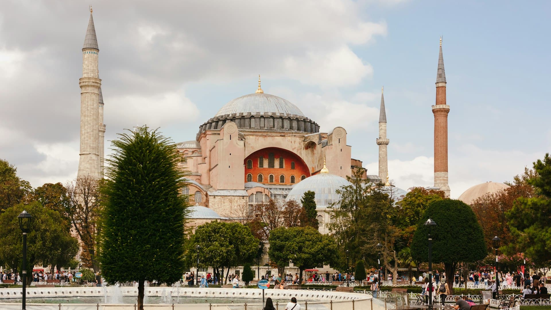 Sophia Hagia: A Romantic Sojourn Through Imperial Wonders