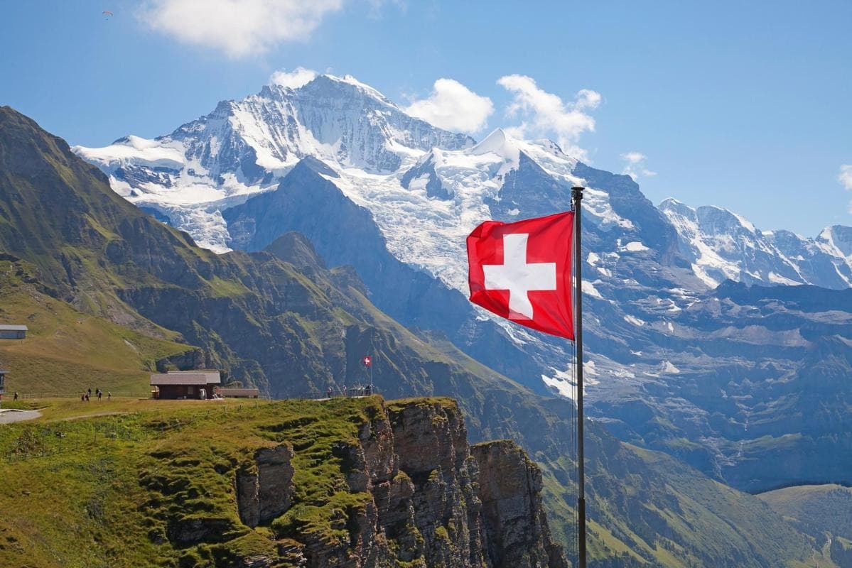 Swiss Honeymoon — Alps, Lakes & Top of Europe