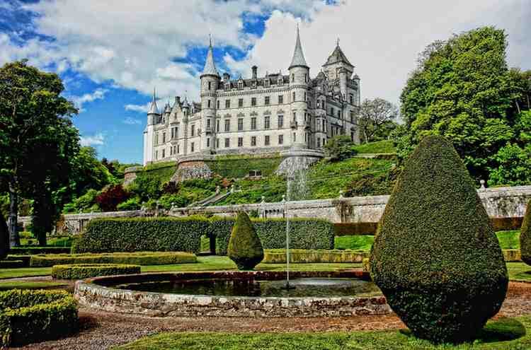 A scenic view of England's countryside for a 10-day road trip itinerary